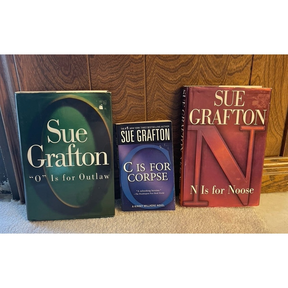 Sue Grafton set of 3‎ books